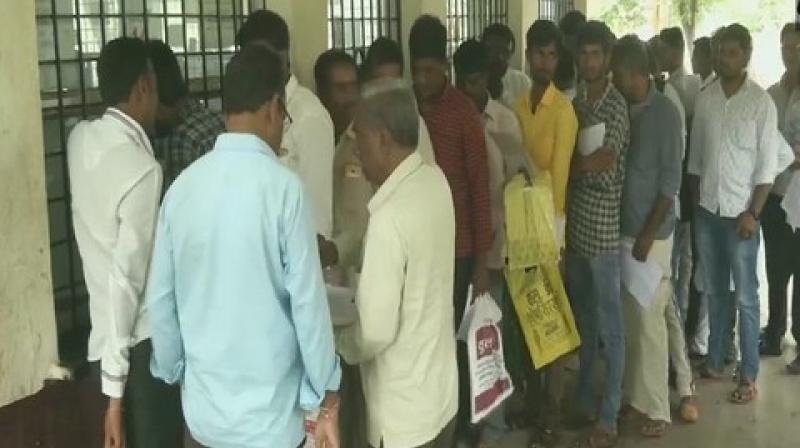 Karnataka: People throng RTO office following amended Motor Vehicles Act
