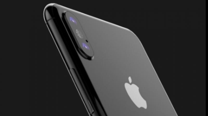 The upcoming iPhone will reportedly feature OLED screens that will have curved edges (Photo: Benjamin Geskin/ Twitter)