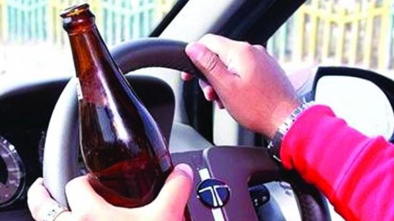 Hyderabad: Drunk man booked for obstructing cop