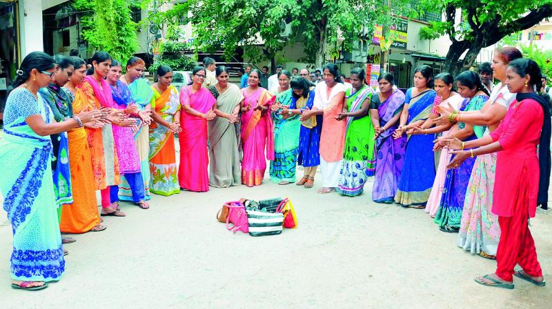 RTC women staff take to the streets, air woes