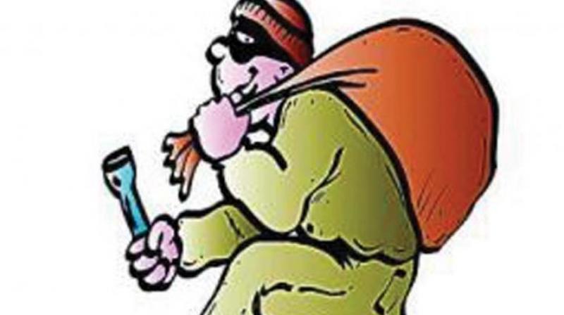 Hyderabad: Advocate loses Rs 8.5 lakh in theft