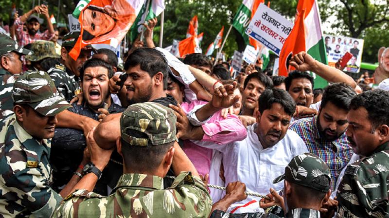 Youth Congress stages protest near Sitharaman\s home over economic crisis