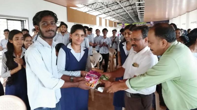 Kozhikode: HSS students donate books to school library