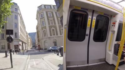 He managed to board the same train (Photo: YouTube)