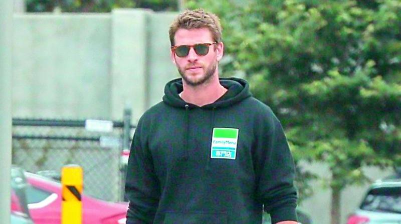 Liam Hemsworth spotted in Malibu!
