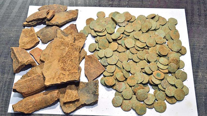 Ariyalur: De-silting contractor hits pot of copper coins
