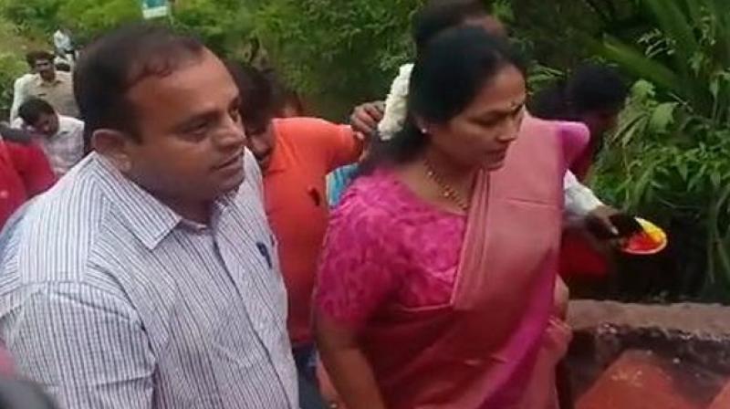Watch: K\taka BJP MP Shobha Karandlaje offer prayers for Yeddyurappa to be next CM