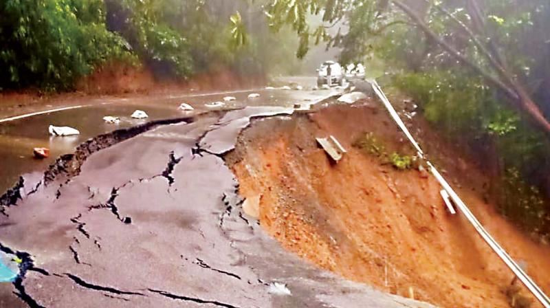 Bridge linking Kerala collapses in Kodagu