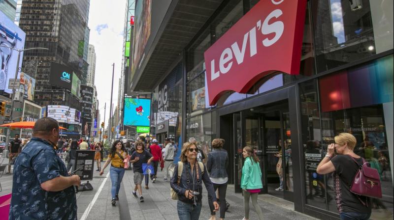 High rents and a dramatic shift toward online shopping are pressuring retail stores to evaluate restructuring options. (Photo: AP)