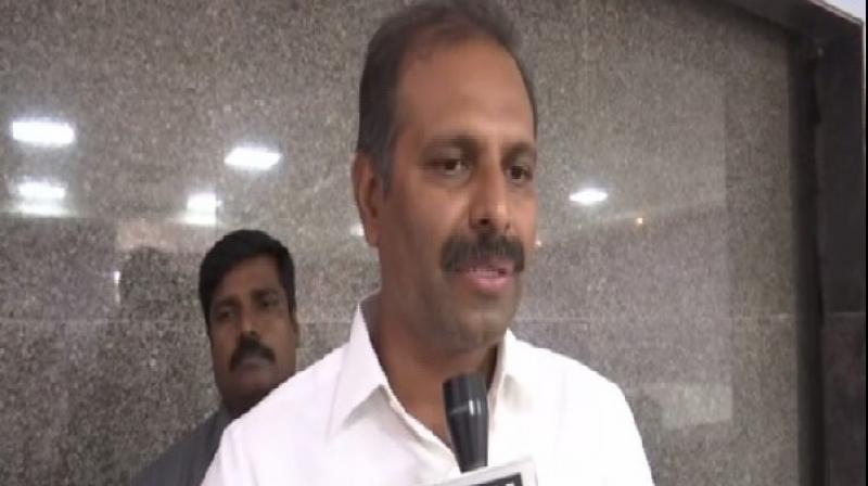 YSRCP leader mocks Chandrababu Naidu over residence row