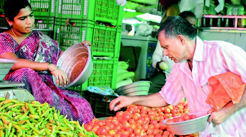 Vijayawada: Rising prices of veggies burden consumers