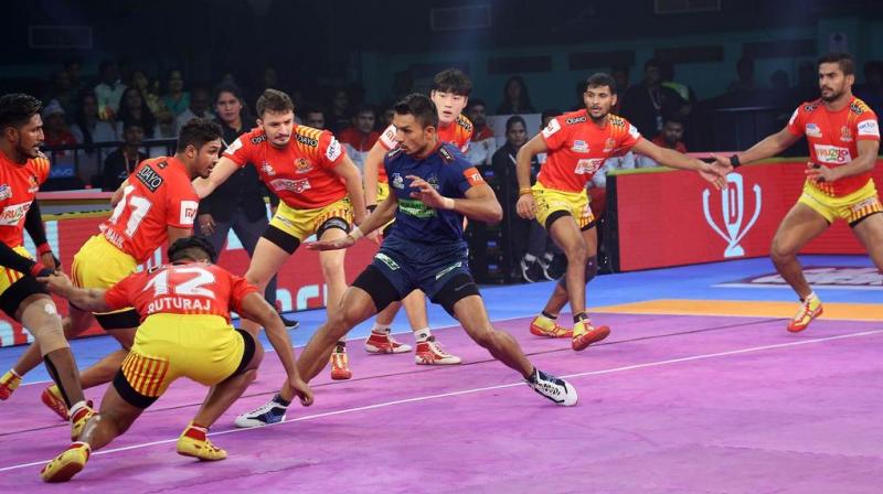 Parvesh Bhainswal and Sunil Kumar led the defence for Gujarat and contained Haryana raiders throughout the match at the Rajiv Gandhi Indoor Stadium. (Photo: Pro Kabaddi)