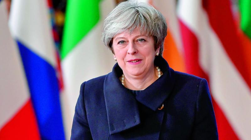 Theresa May to meet Merkel, Macron ahead of crucial Brexit summit