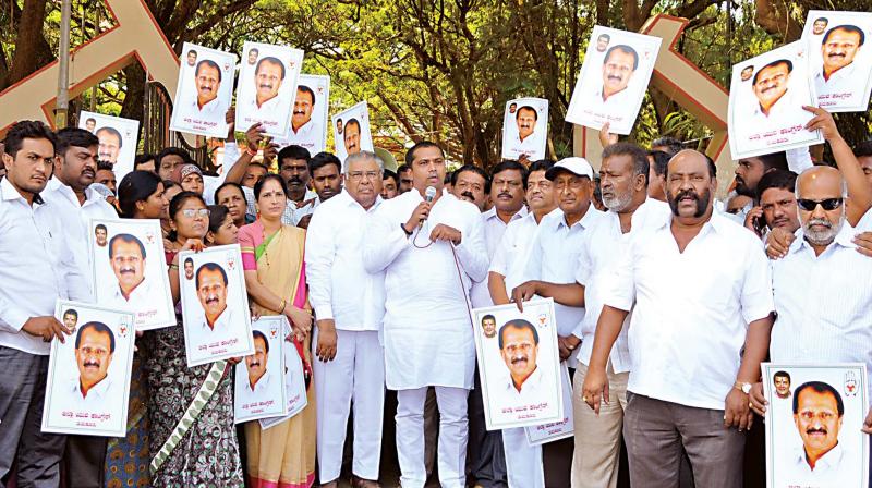 Bengaluru: BJP wooing disgruntled JD(S), Congress netas ahead of Lok Sabha polls