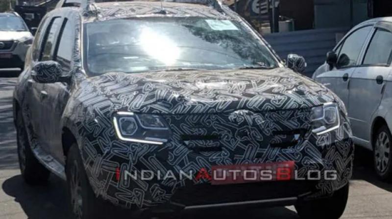 Renault Duster facelift Spied with LED DRLs