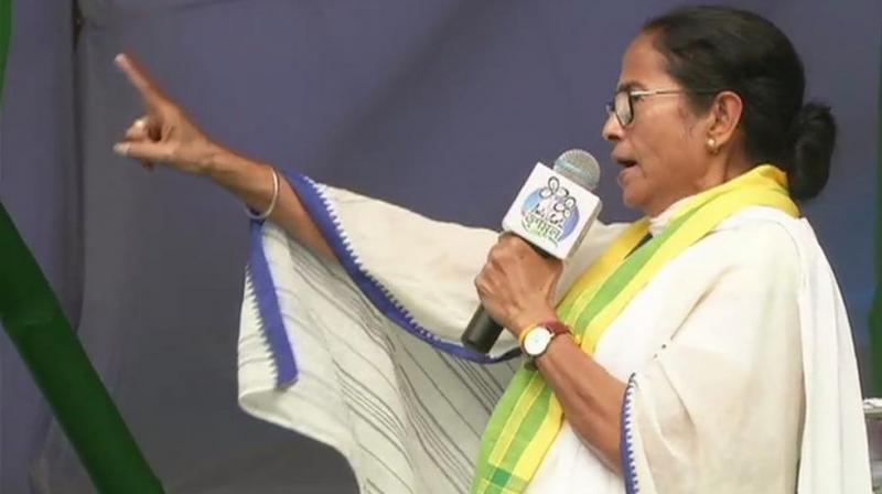 Cong taking help from RSS: Mamata