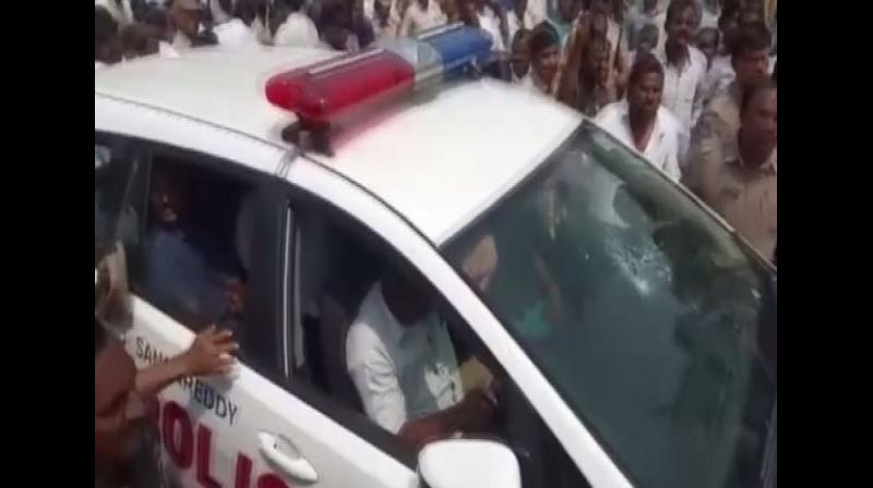 T\gana: Cong MLA in custody for trying to participate in RTC\s \Rasta Roko\ protest
