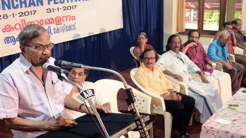 Writer M.T. Vasudevan Nair inaugurates the Poets meet at the Thunchan fest in Tirur on Saturday. (Photo: DC)