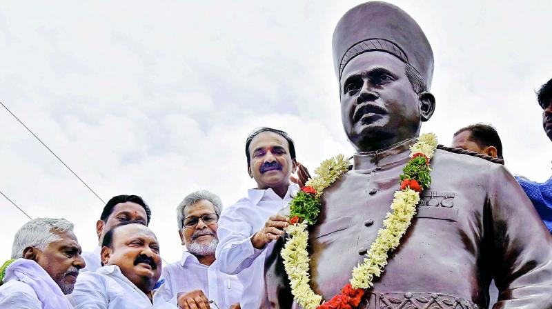 Minister Etala Rajender inaugurated the statue of Raja Bahadur Venkatarami Reddy  in front of SRR Degree and PG College in Karimnagar on Sunday.