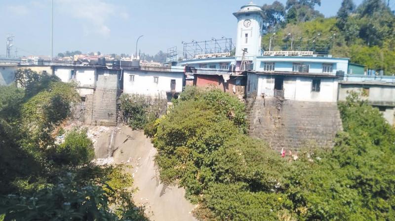 Encroachments along the drainage cum storm water channel along bus stand at Coonoor town.(Photo: DC)