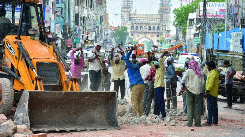 Hyderabad: 200-year-old building demolished