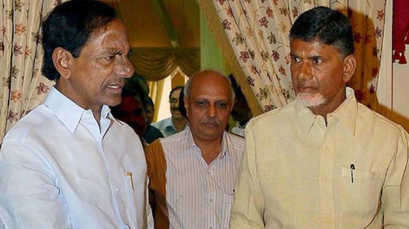 Andhra Pradesh CM N.Chandrababu Naidu and Telangana CM K Chandrasekhar Rao (File photo)