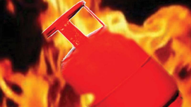 Bengaluru: Man injured as LPG cylinder explodes