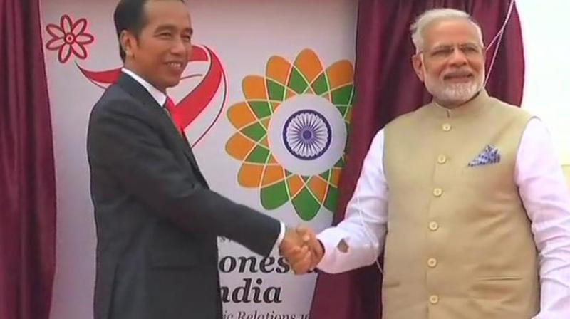 Prime Minister Modi and President Widodo participated in the Kite Exhibition which showcases the strong civilisational links between India and Indonesia. (Photo: ANI | Twitter)