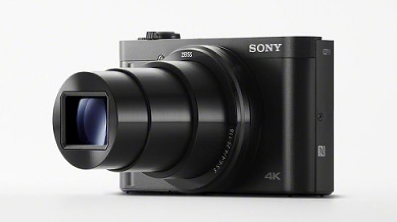 The new camera offers a zoom range from 24mm1 at the wide end up to 720mm1 super-telephoto.