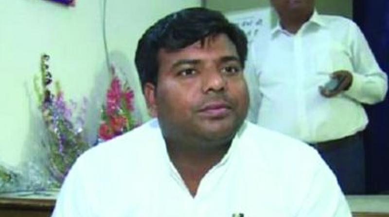 After Nishad Party quits pact, SP fields Gorakhpur candidate