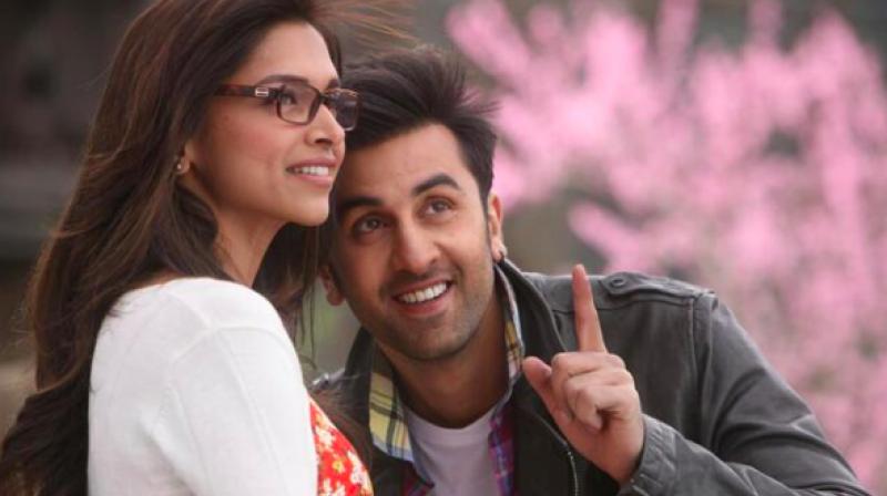 Ranbir Kapoor & Deepika Padukone Are In EVERY Friends' Group