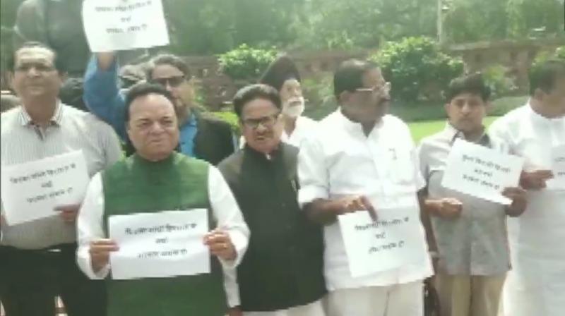 Congress MPs protests in Parliament premises over Sonbhadra violence
