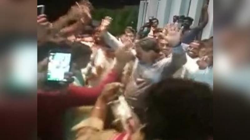 Video: BJP legislator dances after Cong-JD(S) govt collapses in K\taka