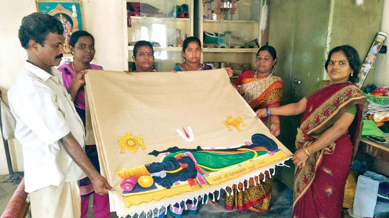 Anakaputhur weavers come up with new Athi Varadhar sarees