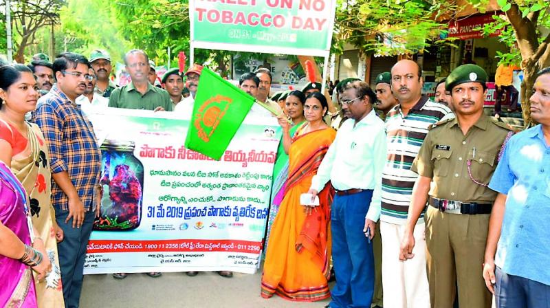 Tirupati: Use social media in war on tobacco, students told
