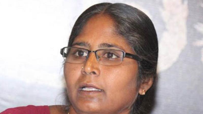 Muthulakshmi Veerappan, the wife of the slain forest brigand, Veerappan, launched a new outfit Mann Kakkum Veera Thamizhar Peravai (Forum for Protecting the Interests of the Tamils).