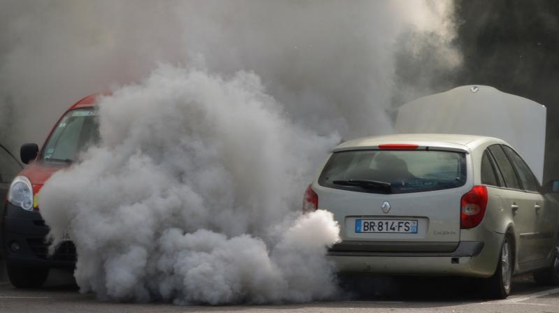 The problem majorly lies in the incorrect correlation of air pollution to just smog, pollen, and other outdoor air quality problems. Most people never even think about the quality of the air inside their cars, where harmful dust mites, antigens and other toxic elements get sealed up.
