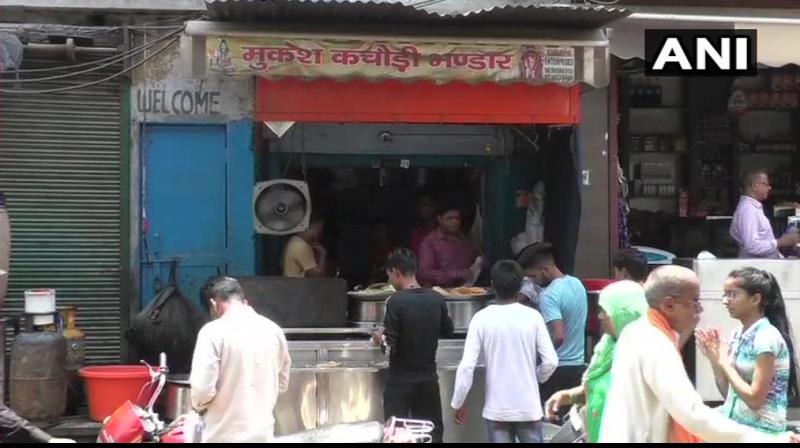 UP \kachori\ seller earns 60-70 lakhs annually; I-T dept on alert after tip off