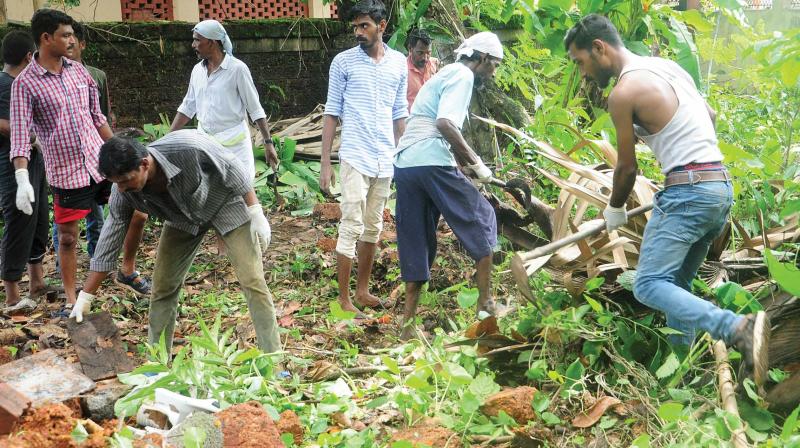Cleaning drive at General Hospital by â€˜Orumaâ€™ activists