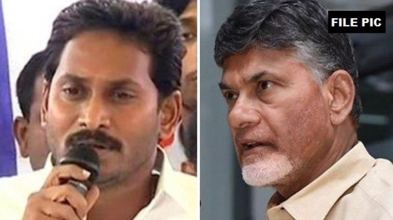 Telugu Desam Party (TDP) leaders slammed the state governments decision to serve a notice to former chief minister Chandrababu Naidu on Friday, claiming that the current chief minister YS Jaganmohan Reddy is unaware of basic procedures. (Photo: ANI)