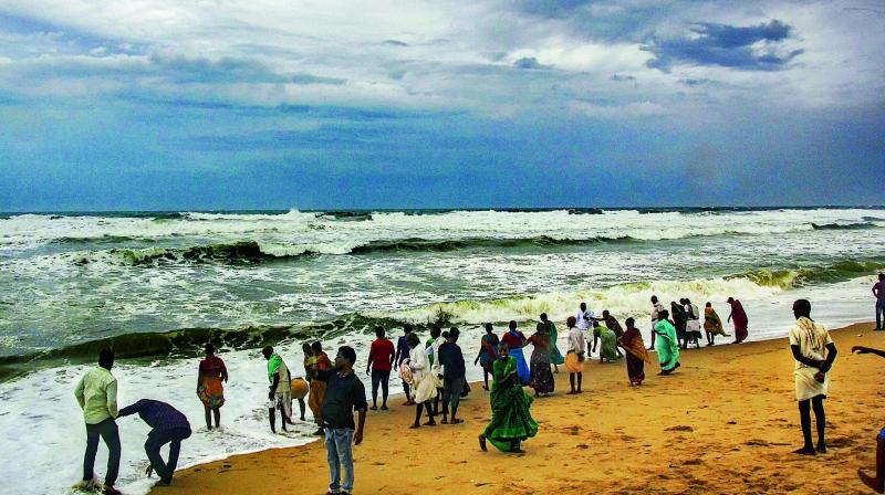Lakhs moved out of superstorm path: Supercyclone landfall between Chilika, Puri