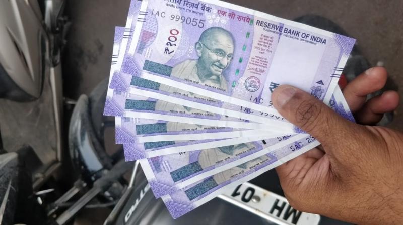 Traders body CAIT wrote to Finance Minister Arun Jaitley on Sunday seeking investigation to assess the potential of health hazards allegedly posed by currency notes. (Photo: DC/Vishal)