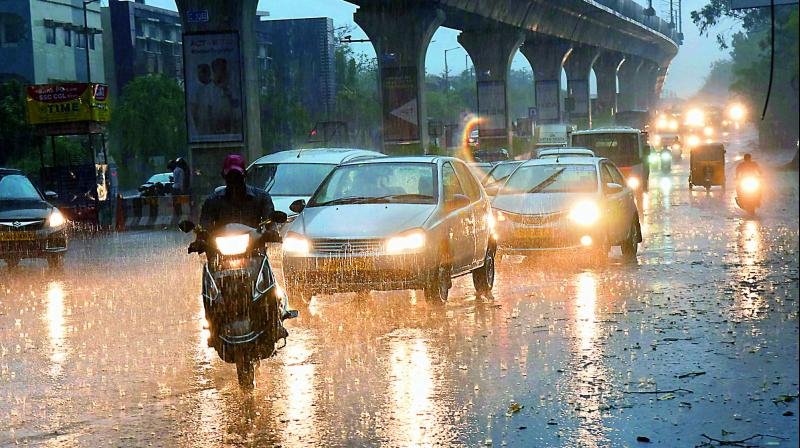 Heavy rain lashes Hyderabad; two dead