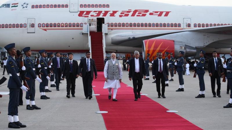 Prime Minister Narendra Modi recieved by Sri Lankan PM and other dignitaries in Colombo (Photo: PMO/Twitter)