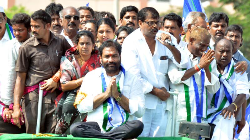 Nellore: Candidates rush to file nomination on last day