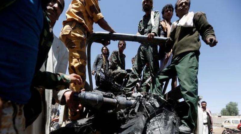 Houthis take control over 20 military positions inside Saudi