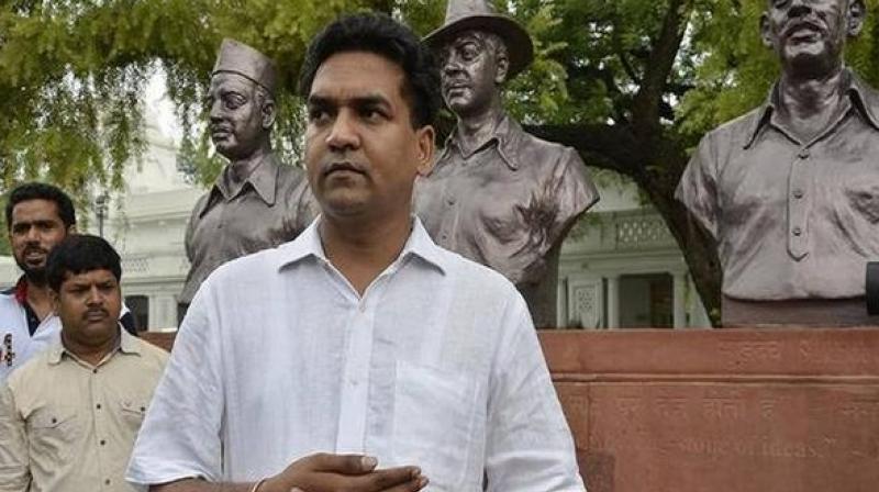 Delhi HC adjourns hearing in Kapil Mishra\s plea against disqualification in Assembly