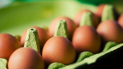Eggs are subjected to a series of sudden temperature changes if they are stored in the fridge door. (Photo: Pexels)