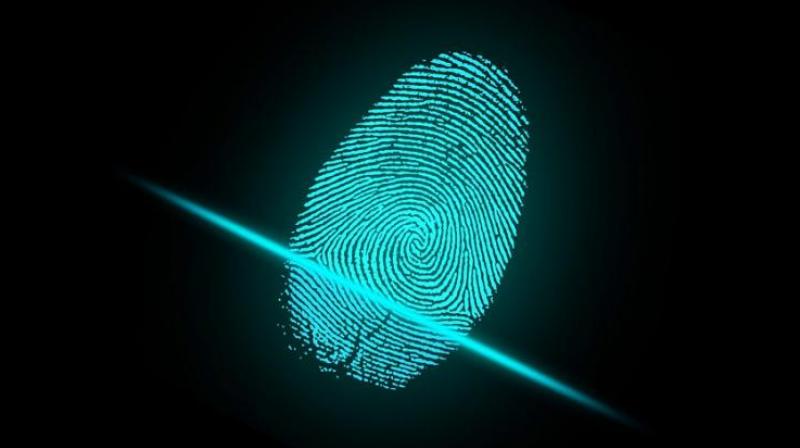 The Fingerprint Network System on Tuesday helped the police nab an inter-district thief and recover 1 kg of silver ornaments, gold ornaments and a moped from him.
