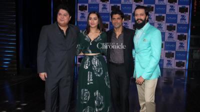 'Rock On 2' actors Shraddha Kapoor and Farhan Akhtar shot an episode for Riteish Deshmukh-Sajid Khan's chat show 'Yaaron Ki Baraat' on Sunday night. (Photo: Viral Bhayani)